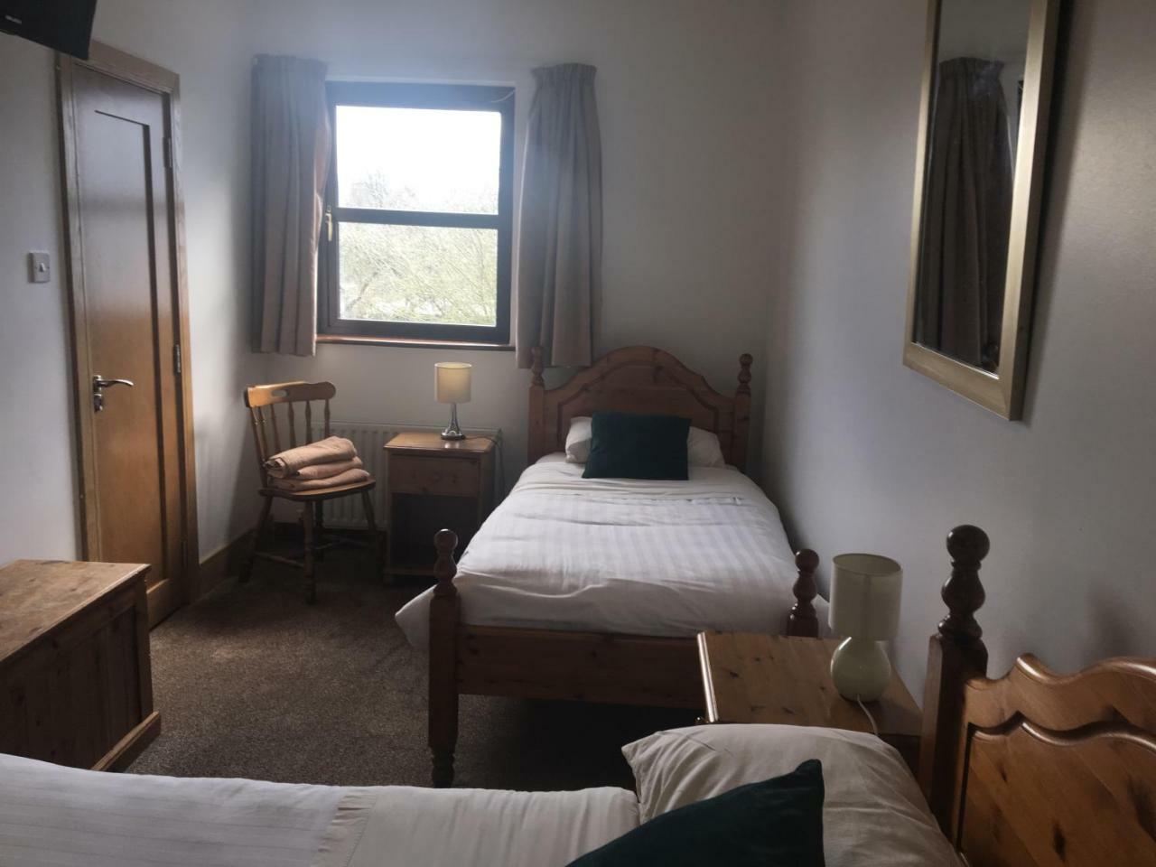 Dalys Guest house