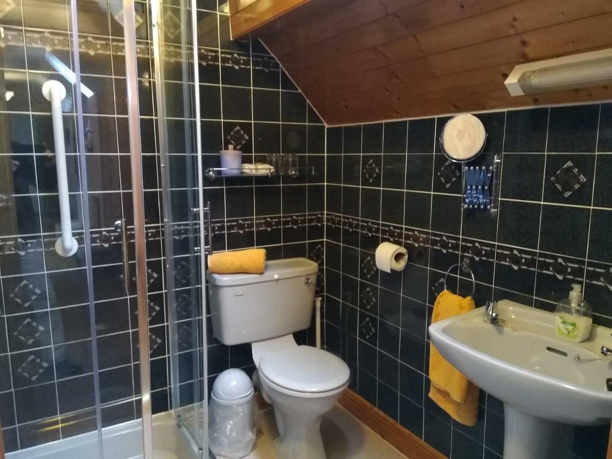 Twin Oaks Bed & Breakfast 3*