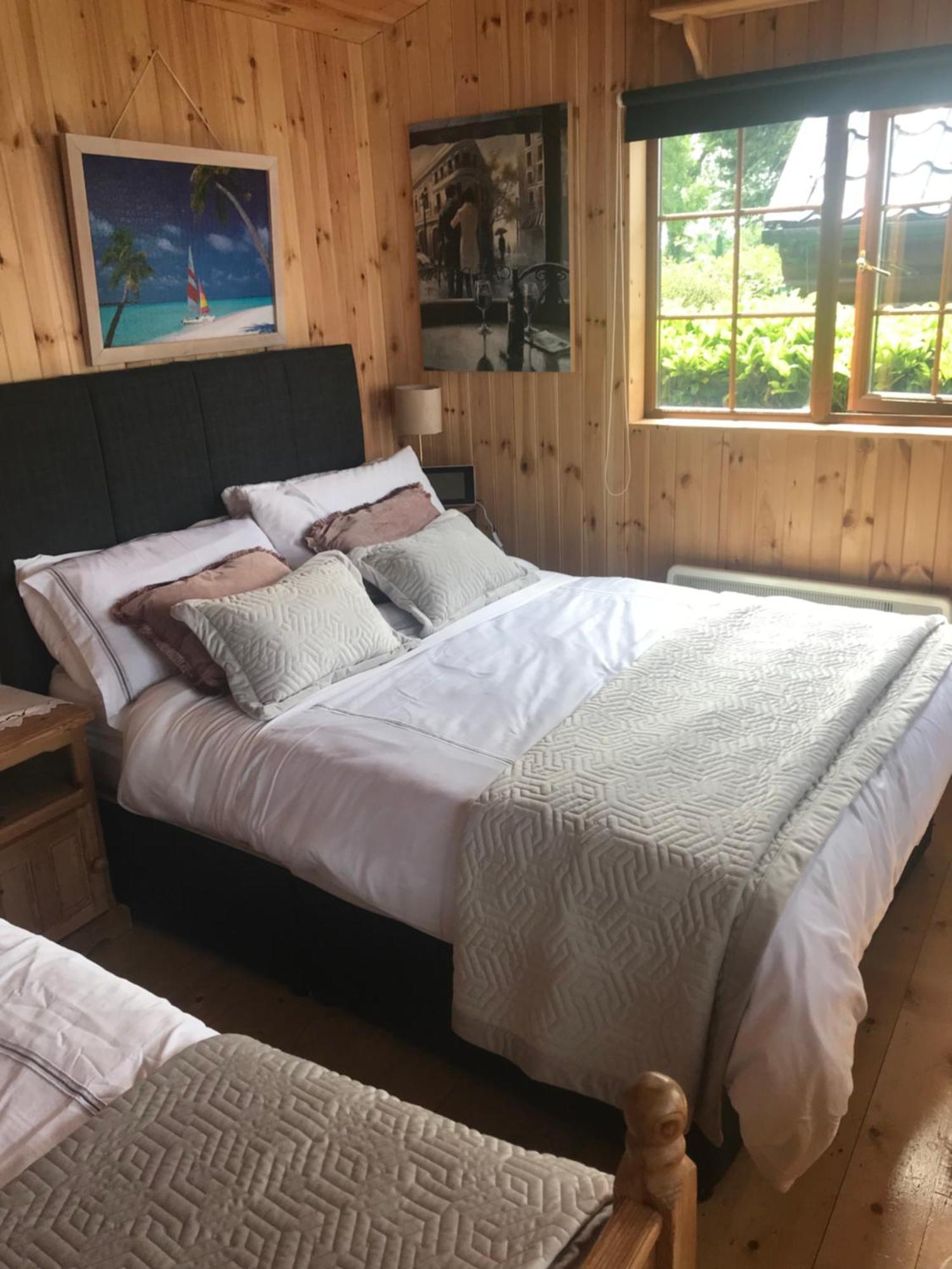 Cosy Countryside Log *