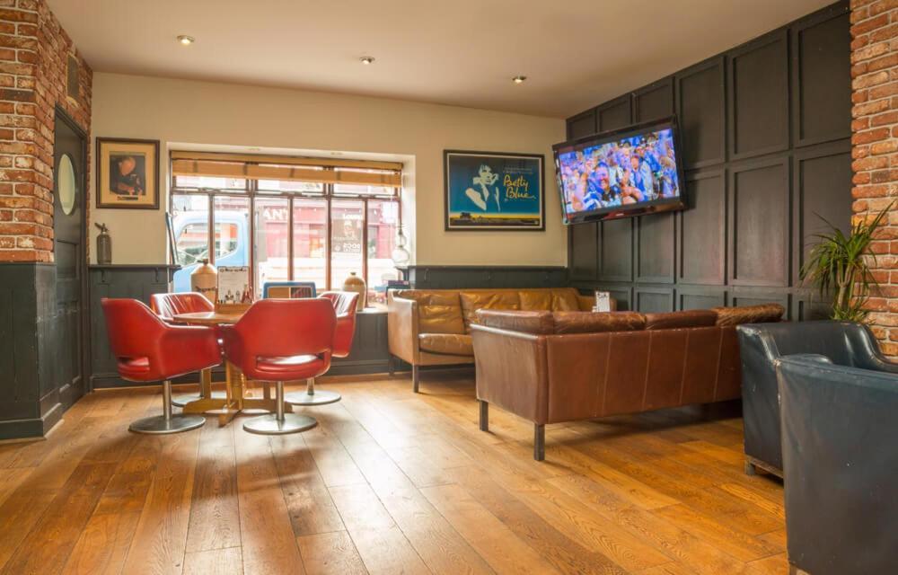 Billy Byrnes Bar & Guestrooms Guest house